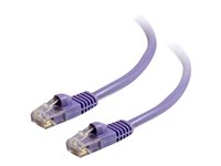C2G Cat5e Booted Unshielded (UTP) Network Patch Cable - Patchkabel - RJ-45 (han) til RJ-45 (han) - 50 cm - UTP - CAT 5e - formet, knastfri, strenget - lilla 83658